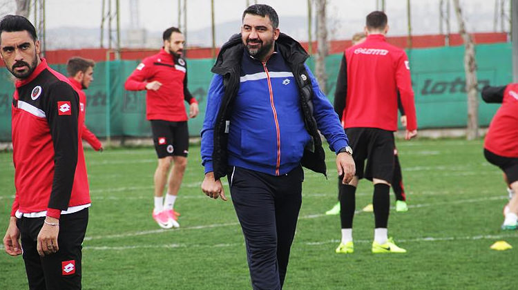 Ümit Özat: Bunu ima eden büyük namussuzdur!