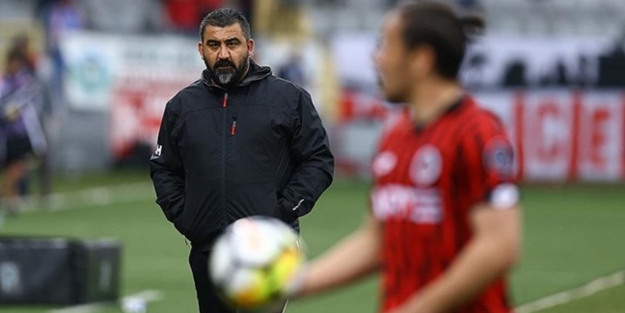 Ümit Özat istifa etti