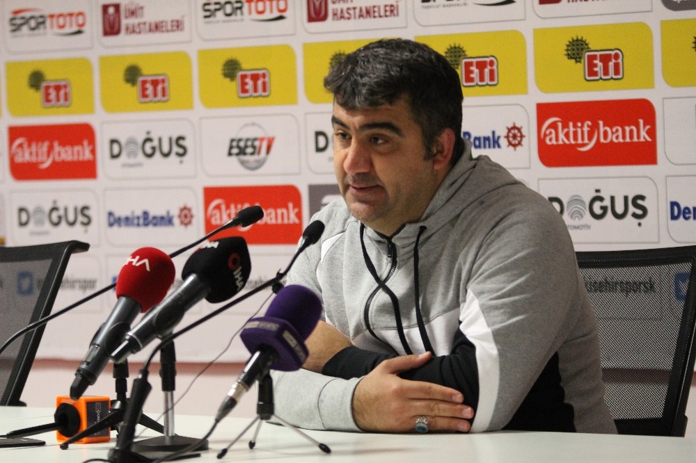 Ümit Özat: “Takım olmayı başarabilirsek önümüz daha çok açılır” 