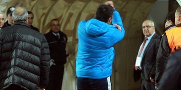 Ümit Özat'tan çirkin hareket