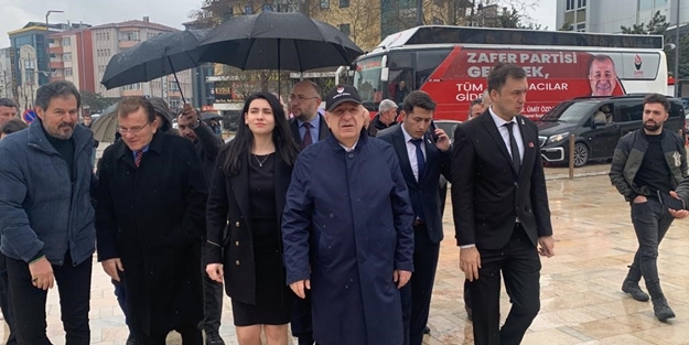 Ümit Özdağ 6'lı Masa'ya ateş püskürdü: Türk kimliğini kaldıracaklarını söylüyorlar