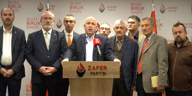 Ümit Özdağ liseli ergenleri aratmadı! 'Seni yarın İçişleri Bakanlığı'nda bulacağım oğlum'