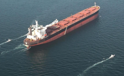 Hürmüz hattında gerilim: Umman açıklarında ham petrol tankerine saldırı