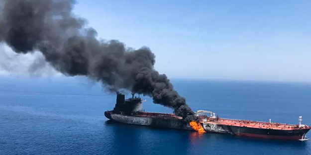 Umman Körfezi'nde bir petrol tankeri bombalı dronla vuruldu! Alev aldı