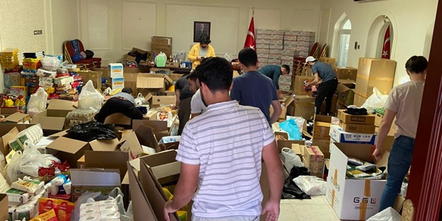 Umman'da depremzedeler için düzenlenen yardım kampanyasına yoğun ilgi