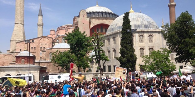 Ümmet Ayasofya Camii için kıyamda