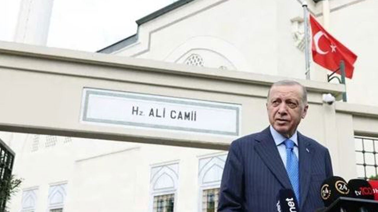 Ümmetin lideri cuma namazını Hz. Ali Camisi'nde kıldı