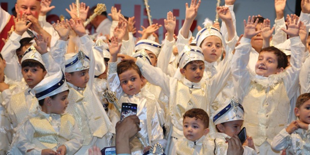 Ümraniye’de 15. Geleneksel Sünnet Şöleni yapıldı