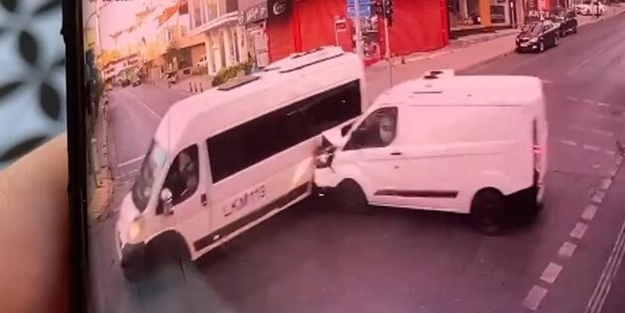 Ümraniye'de feci kaza kamerada! Ölü ve yaralılar var