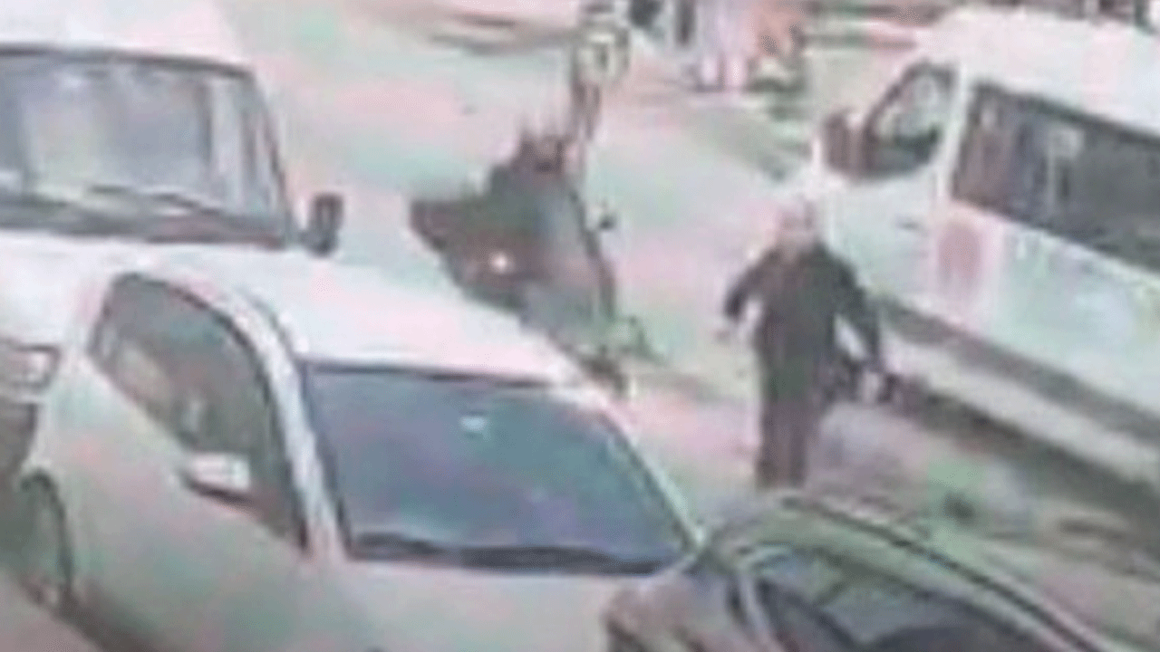 Ümraniye'de feci kaza: Motosiklet yayaya böyle çarptı!