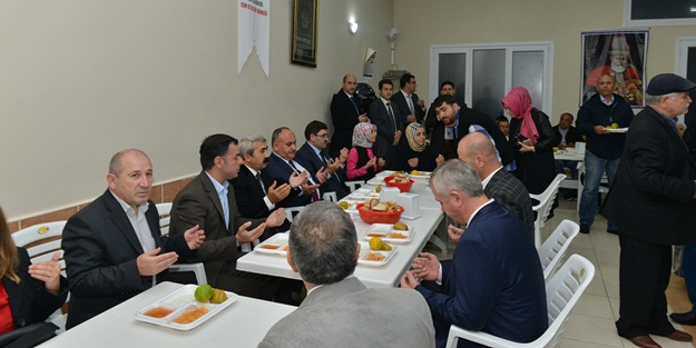 Ümraniye'de Muharrem Ayı'nın iftar menüsü 'kardeşlik' oldu