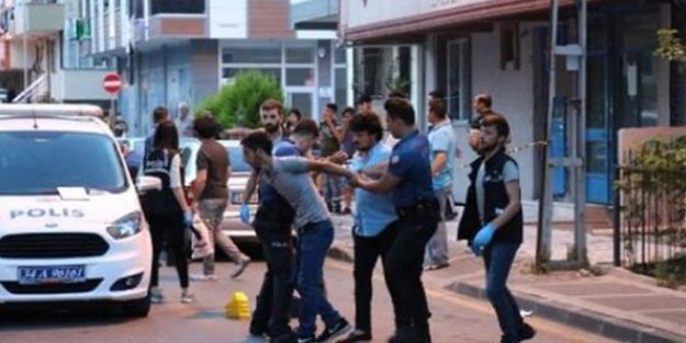 Ümraniye'de silahlı kavga! 2 aile birbirine girdi