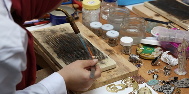 Ümraniyeli hanımlar meslek sahibi oluyor