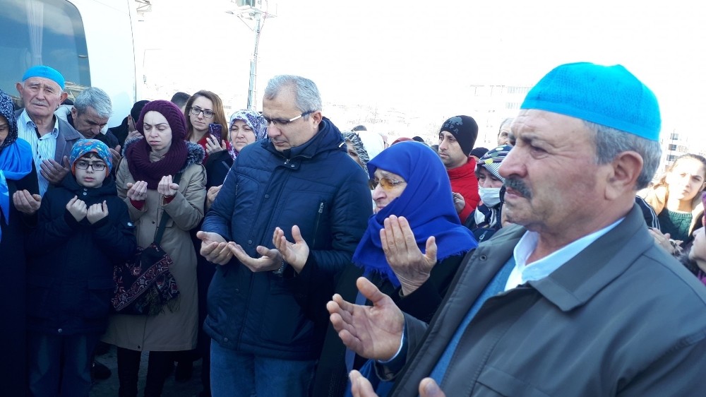 Umre kafilesi kutsal topraklara uğurlandı 