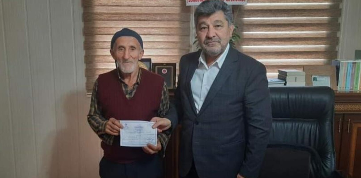 Umre parasını ihtiyaç sahiplerine bağışladı