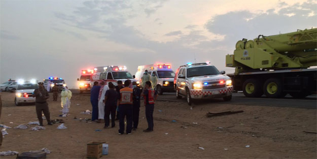 Umreciler kaza yaptı: 7 ölü, 16 yaralı