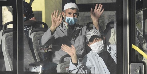 Umreden gelenleri hedef alan koronavirüs provokatörlerinin yalanı ortaya çıktı