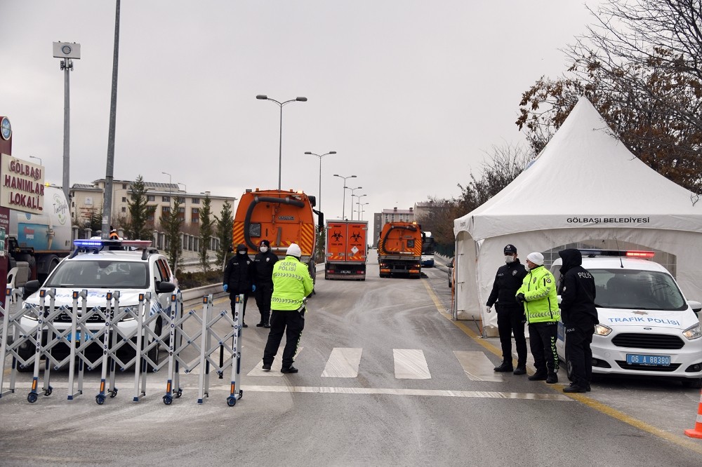 Umreden gelenlerin yerleştirildiği Gölbaşı’ndaki yurtlarda özel dezenfeksiyon 
