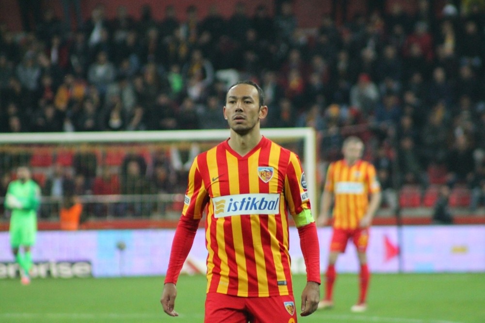 Umut Bulut 100. maçına çıkacak 