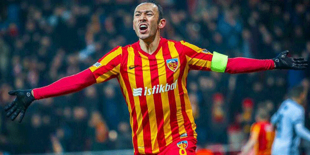 Umut Bulut futbolu bıraktı