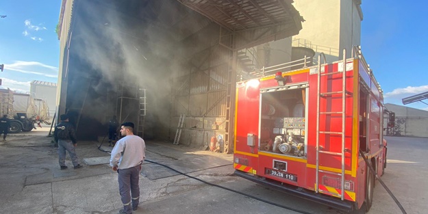 Un fabrikasında yangın