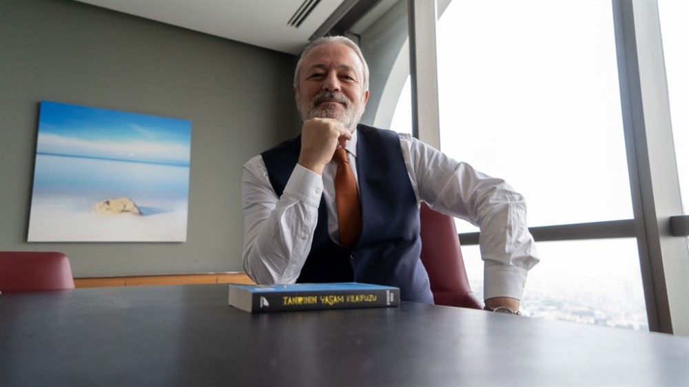 Ünal Ersözlü’nün 9. kitabı raflardaki yerini aldı 