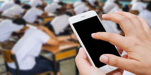 UNESCO açıklamayı yaptı: Okullarda akıllı telefon yasaklansın! Nihayet adımlar atıldı, milyonların gözü kulağı orada
