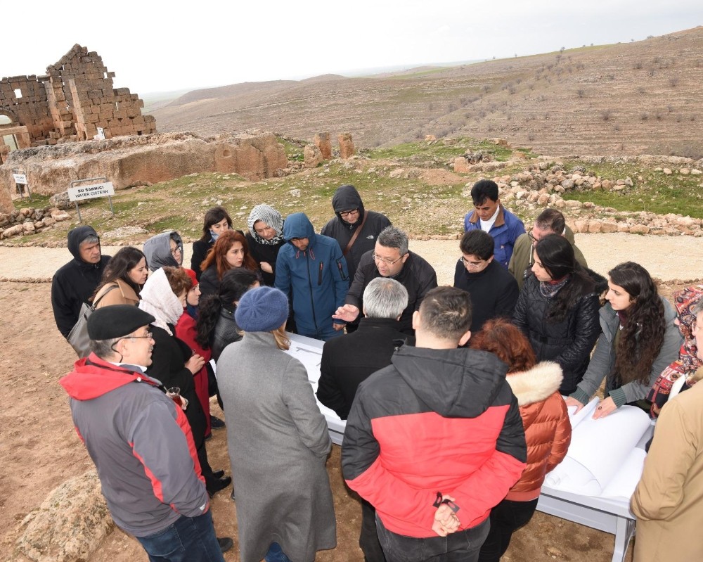 UNESCO uzmanlarından Zerzevan Kalesine ziyaret 