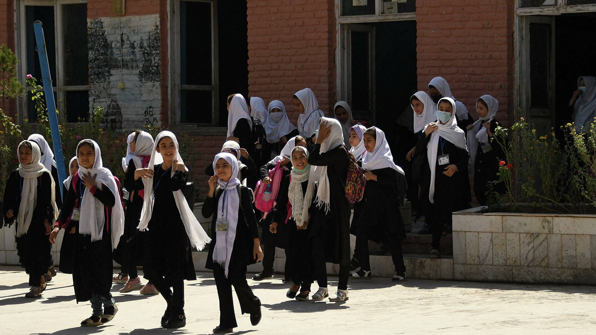 UNICEF yetkilisi açıkladı: Taliban, tüm kızlara okul izni verecek