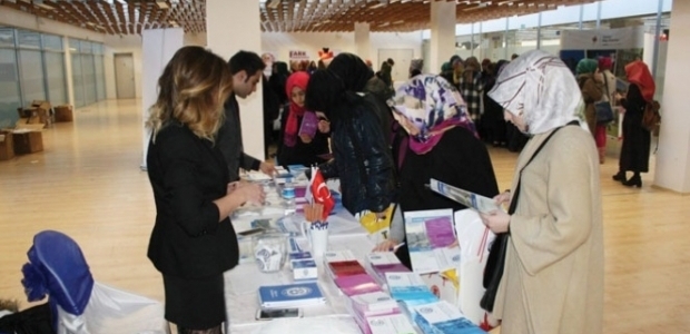 Üniversite adayları kafalarındaki soru işaretlerini giderdi!