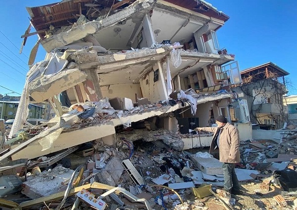 Üniversite öğrencileri afet bölgesine gidiyor