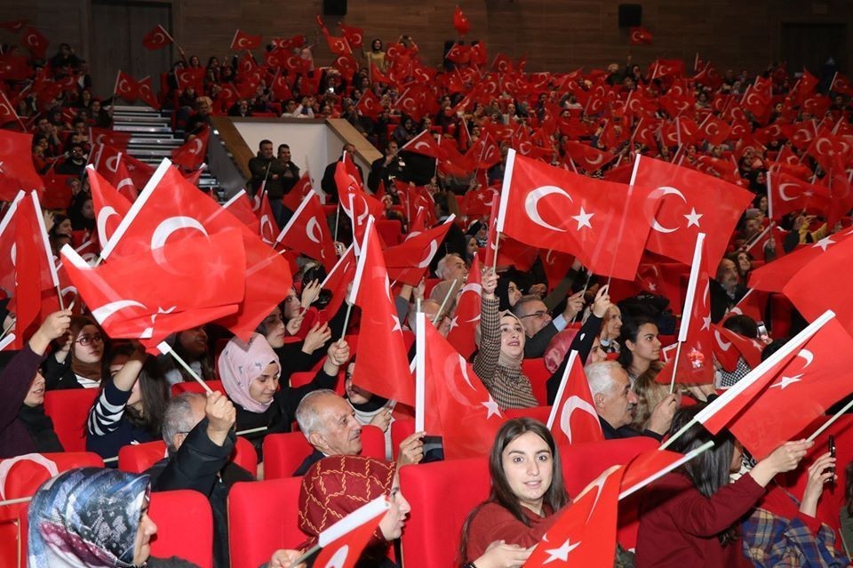 Üniversite öğrencileri “Avaz Memleket Türküleri” ile coştu 