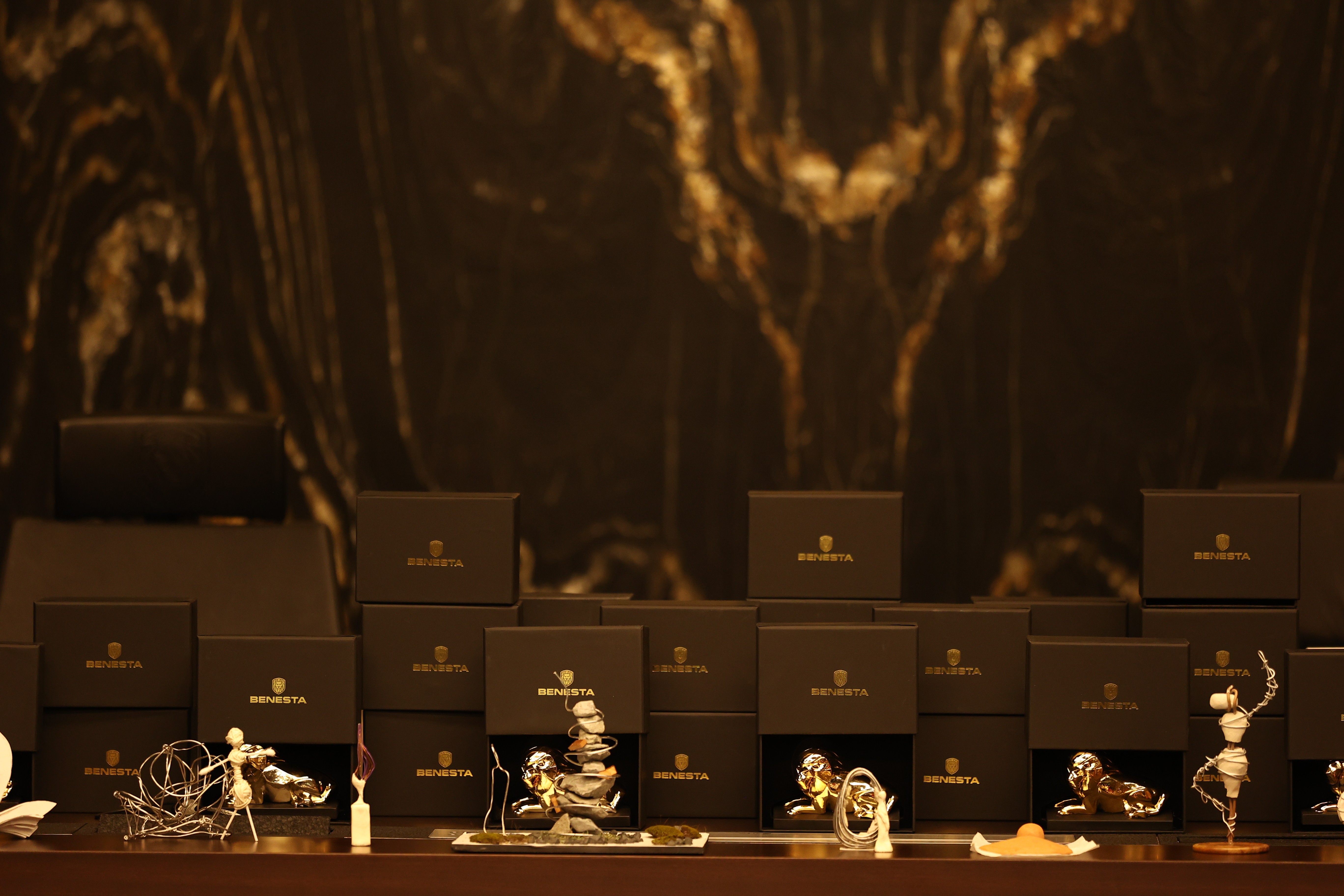 Üniversite öğrencileri inşaat atıklarını sanat eserine dönüştürdü