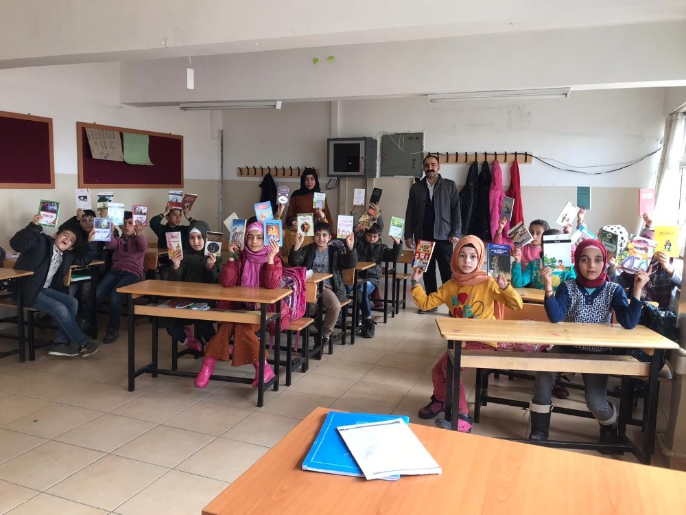 Üniversite öğrencilerinden Silvan’a kitap desteği 