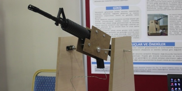 Üniversite öğrencilerinden sınır güvenliği sistemi