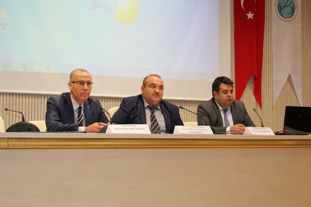 Üniversite öğrencilerine Türk Spor Teşkilat Yapısı anlatıldı 