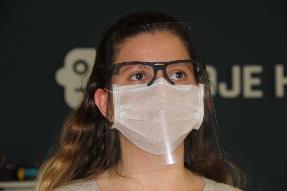 Üniversite öğrencisi maske üretimine farklı bir boyut getirdi 