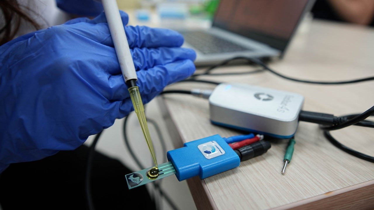 Üniversite projesi mesleği oldu! Yerli teknolojiyle mikroplara karşı