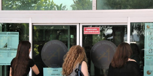 Üniversite sınavını 1 dakika ile kaçırdılar!