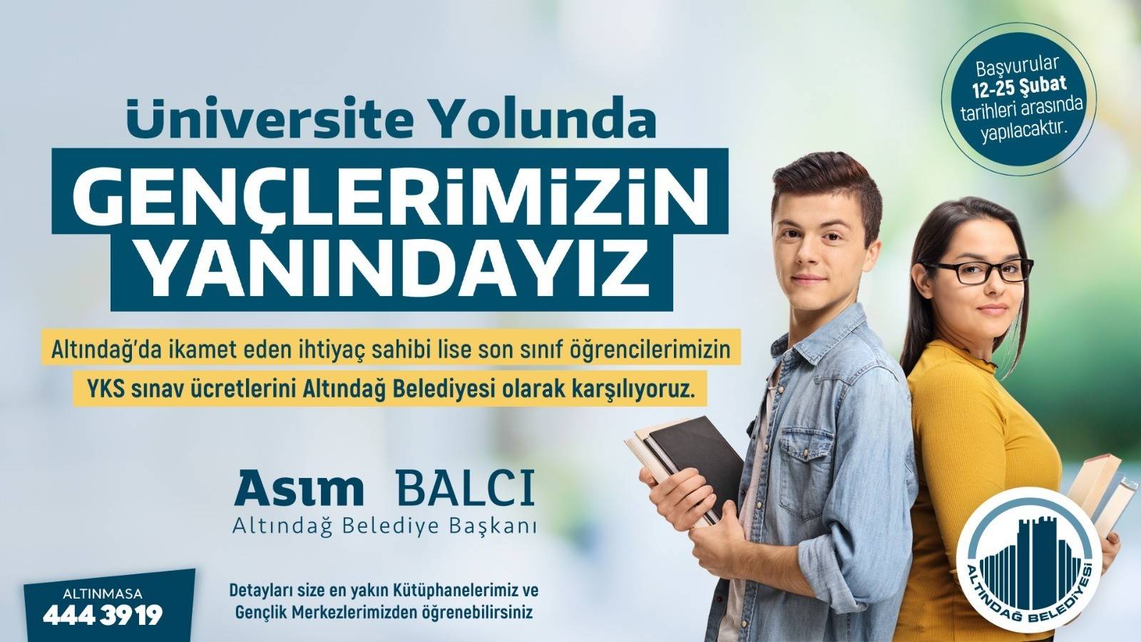 Üniversite yolunda, gençlerin yanında