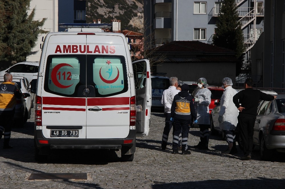 Üniversitede içinde beyaz madde olan zarf paniği 