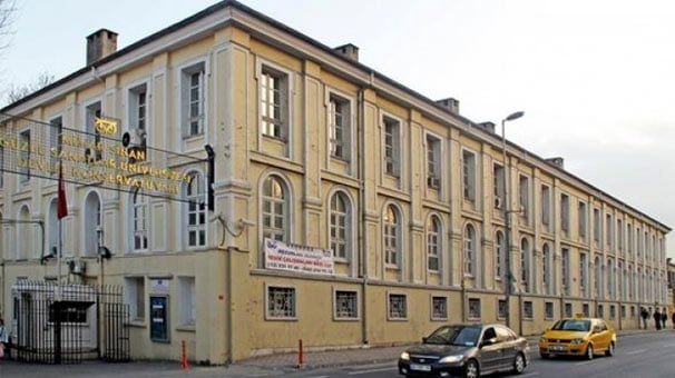 Üniversitede şok! Bale öğrencilerine kırbaçlı işkence...