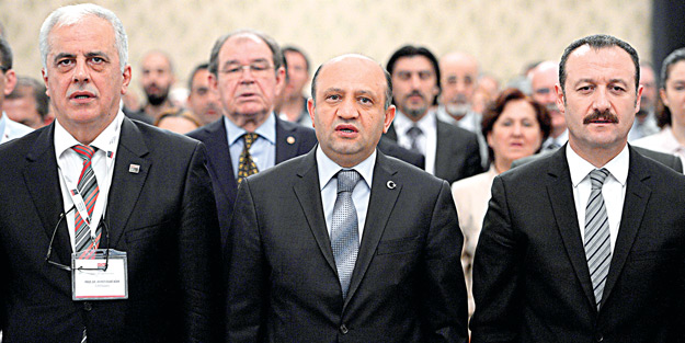 Üniversiteler ideolojiye değil, bilime dayanacak