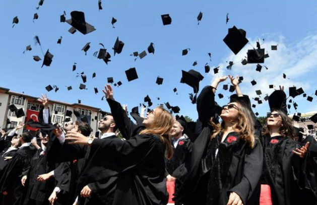 Üniversitelerde bazı bölümler kapatıldı: Fakülte ve enstitülerin kapısına kilit vuruldu