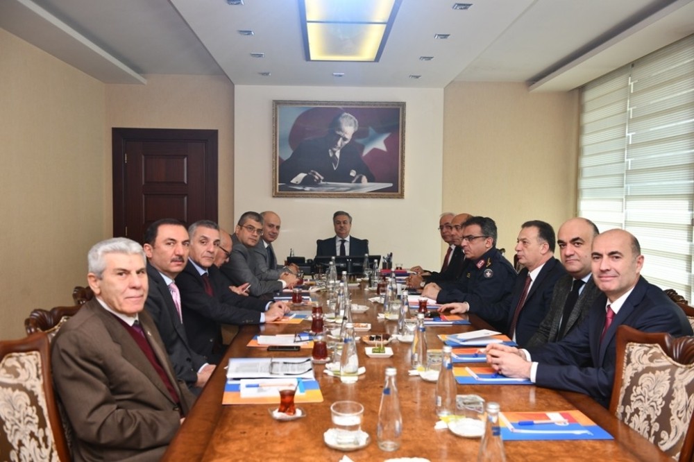 ‘Üniversitelerde Güvenlik Koordinasyon Toplantısı’ Vali Su başkanlığında yapıldı 