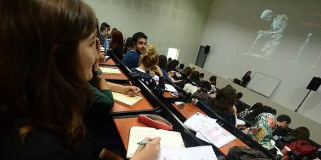 Üniversitelerde yeni dönem! 'Hibrit eğitim' yarın başlıyor