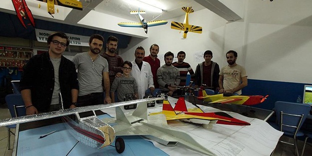 Üniversiteliler 'model uçak' yapıyor
