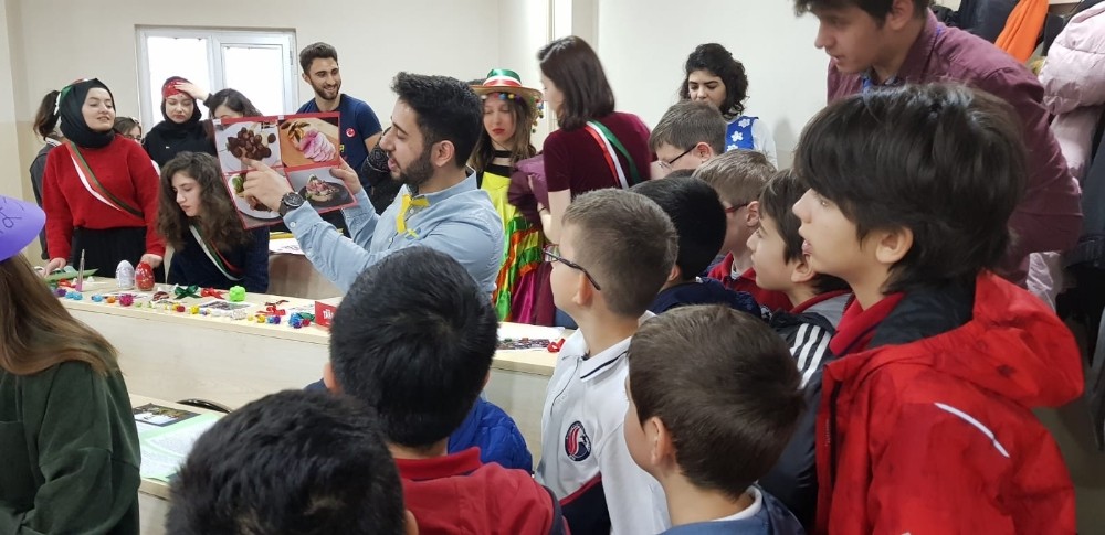 Üniversitelilerden kolej öğrencilerine eğitim 