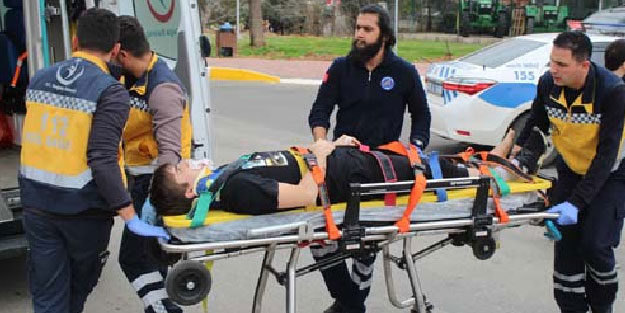 Üniversitelileri taşıyan minibüs kaza yaptı: 6 yaralı