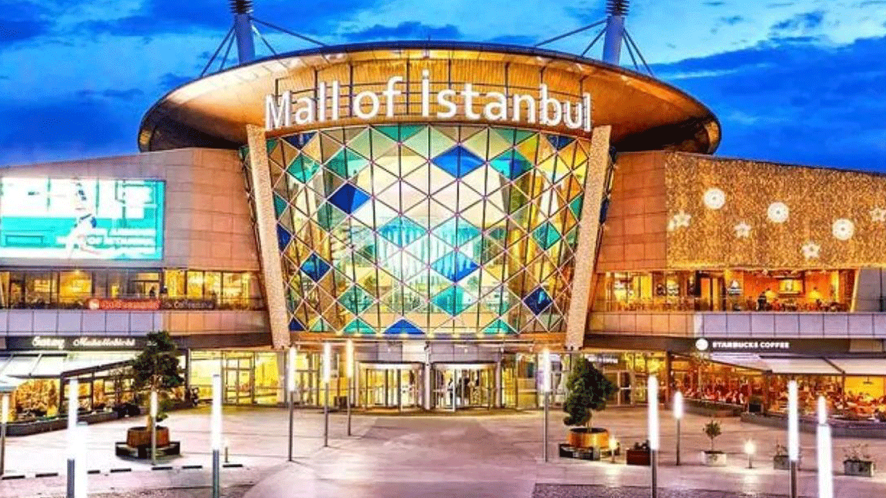 Ünlü AVM’de yangın çıktı: Çok sayıda itfaiye müdahale ediyor